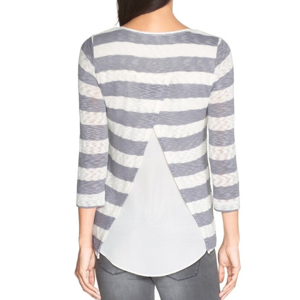 WHITE HOUSE BLACK MARKET Split back sweater medium
